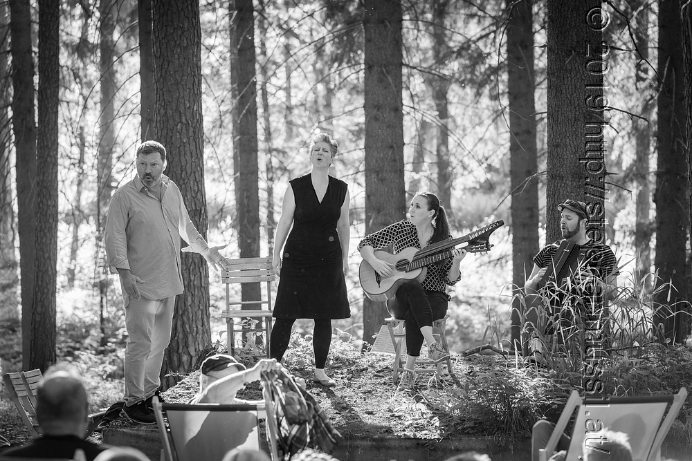 20200704 SCHRAMMELKLANGERL @ LITSCHAU c2020 www.stephanmussil.at 190 2.2k BW.JPG