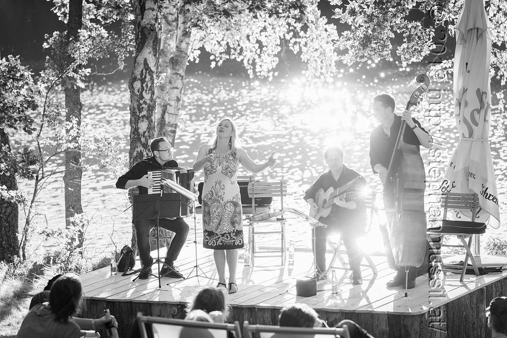 20200704 SCHRAMMELKLANGERL @ LITSCHAU c2020 www.stephanmussil.at 195 2.2k BW.JPG