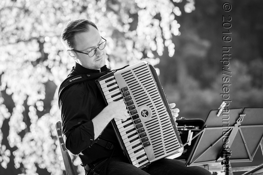 20200704 SCHRAMMELKLANGERL @ LITSCHAU c2020 www.stephanmussil.at 207 2.2k BW.JPG